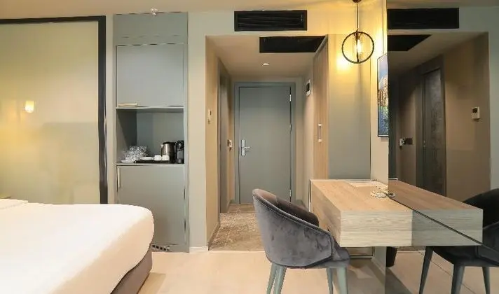Luxury Oda