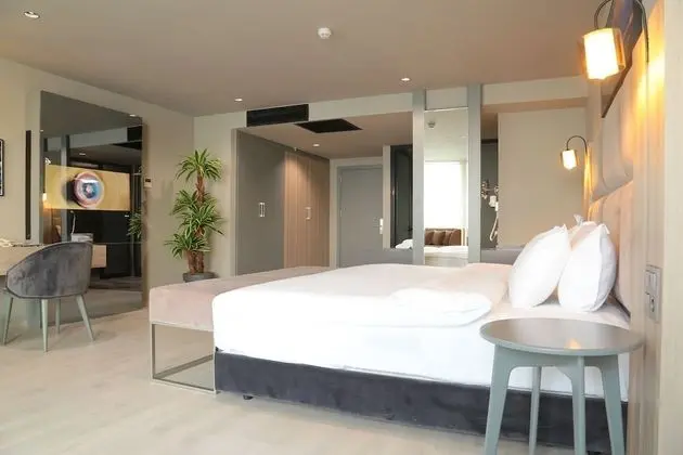Executive Jakuzili& Deniz Manzaralı Suite