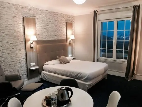 Classic Oda, 1 Büyük (Queen) Boy Yatak, Sigara İçilmez