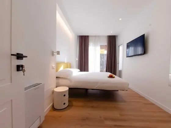 Standard Tek Büyük Yataklı Oda