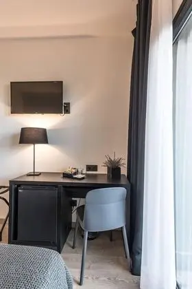 Büyük Yataklı Tek Kişilik Oda
