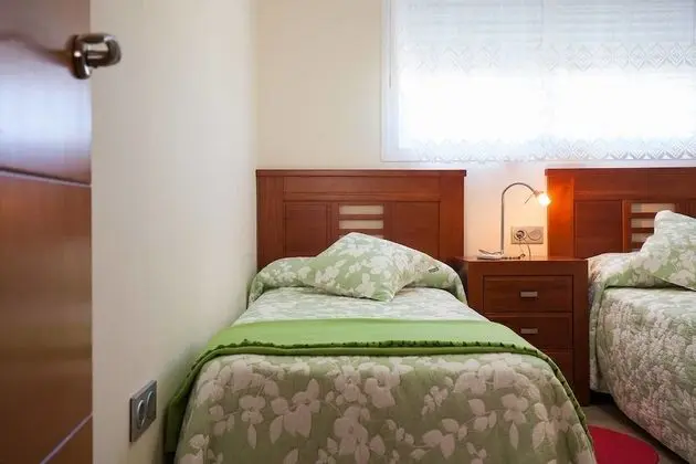 Apart Daire, 2 Yatak Odası, Teras, Havuz Manzaralı