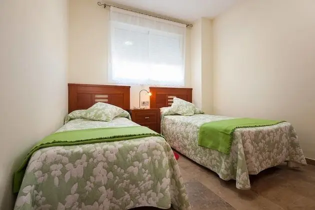 Apart Daire, 2 Yatak Odası, Teras, Havuz Manzaralı