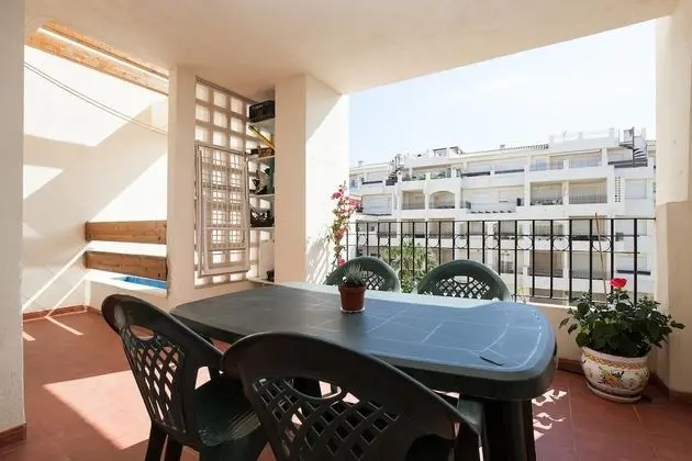 Apart Daire, 2 Yatak Odası, Teras, Havuz Manzaralı