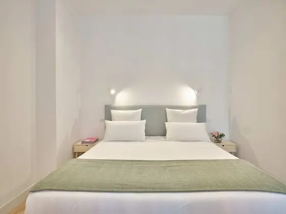 Suite Matrimonial (Cama de Matrimonio + Sofá Cama)