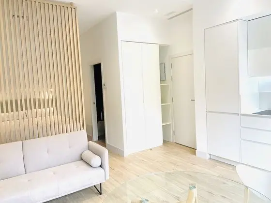 Suite Matrimonial (Cama de Matrimonio + Sofá Cama)