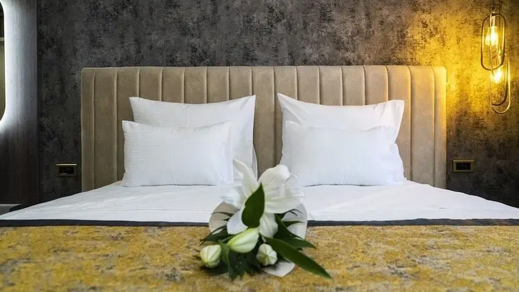 Deluxe Tek Büyük Yataklı Oda (106)