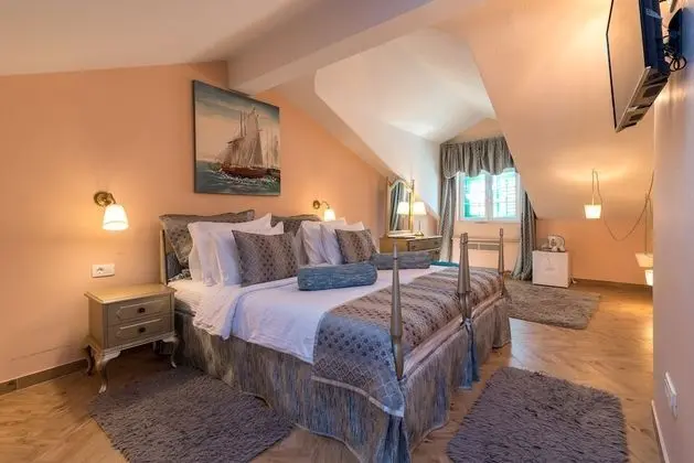 Standard Tek Büyük Yataklı Oda