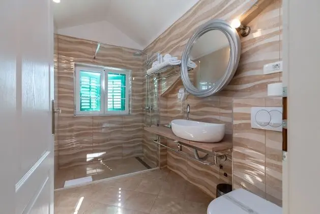 Standard Tek Büyük Yataklı Oda