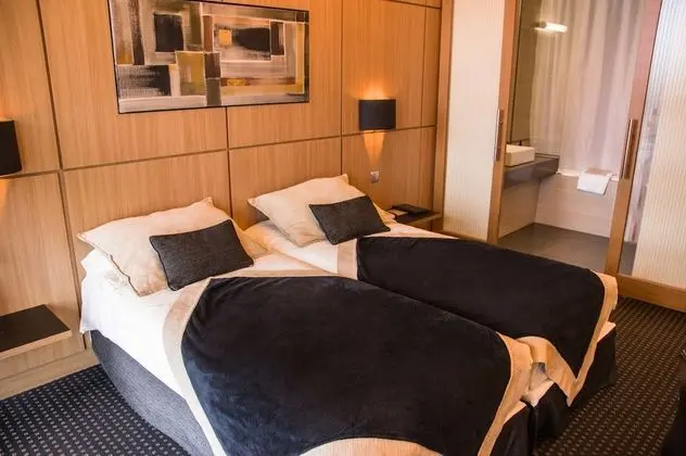 Comfort Tek Büyük veya İki Ayrı Yataklı Oda