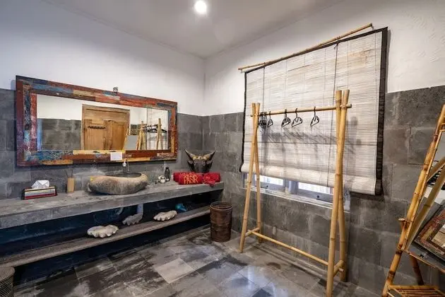 Standard Oda, 1 En Büyük (King) Boy Yatak, Avlu Manzaralı