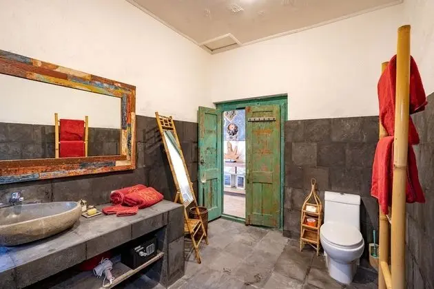 Superior Oda, 1 En Büyük (King) Boy Yatak, Avlu Manzaralı