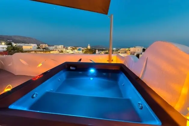 Nereus Suite with Private Hot Tub