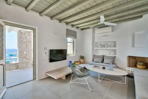 Villa Charity with Shared Pool | 4 Bedrooms