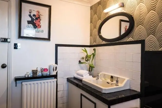 Tek Kişilik Oda, Ortak Banyo