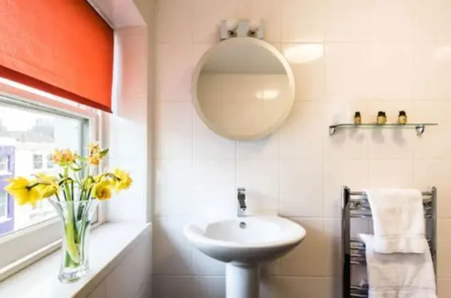 Tek Kişilik Oda, Ortak Banyo
