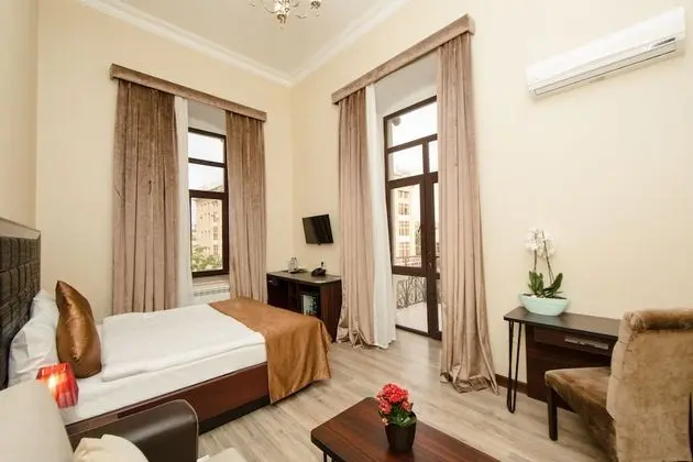 Junior Stüdyo Süit, 1 Büyük (Queen) Boy Yatak ve Çekyat, Balkon