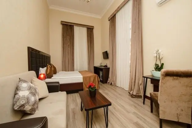 Junior Stüdyo Süit, 1 Büyük (Queen) Boy Yatak ve Çekyat, Balkon