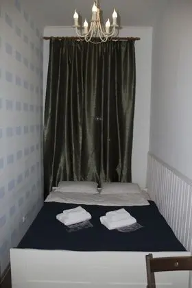 Economy Üç Kişilik Oda, Ortak Banyo