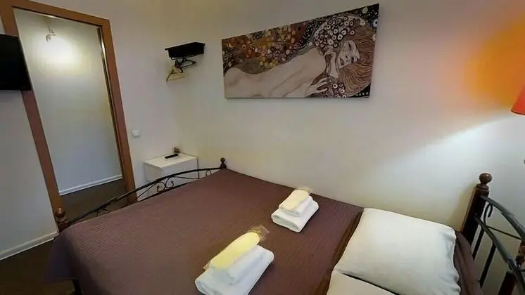 Tek Büyük Yataklı Oda, Ortak Banyo