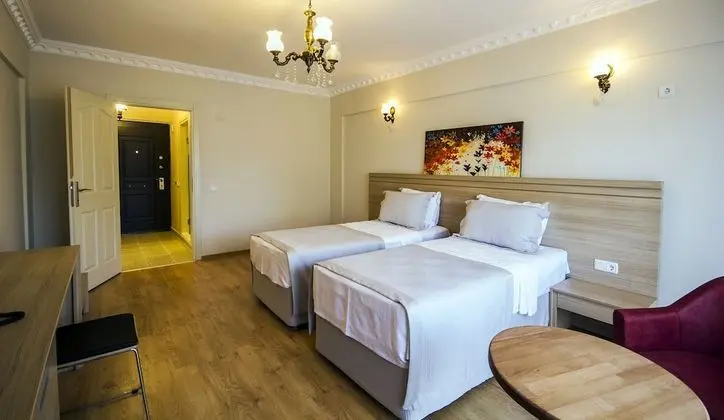Standard Tek Büyük veya İki Ayrı Yataklı Oda
