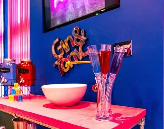 Deluxe Apart Daire, Banyolu/Duşlu, Şehir Manzaralı (80's Cocktail Room)