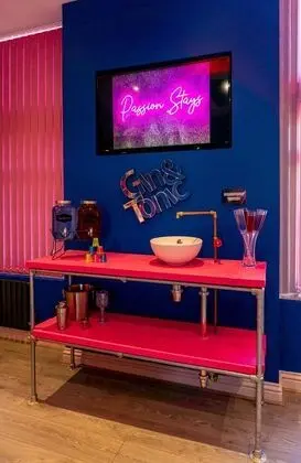 Deluxe Apart Daire, Banyolu/Duşlu, Şehir Manzaralı (80's Cocktail Room)