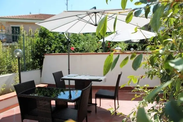 Üç Kişilik Oda, Deniz Manzaralı