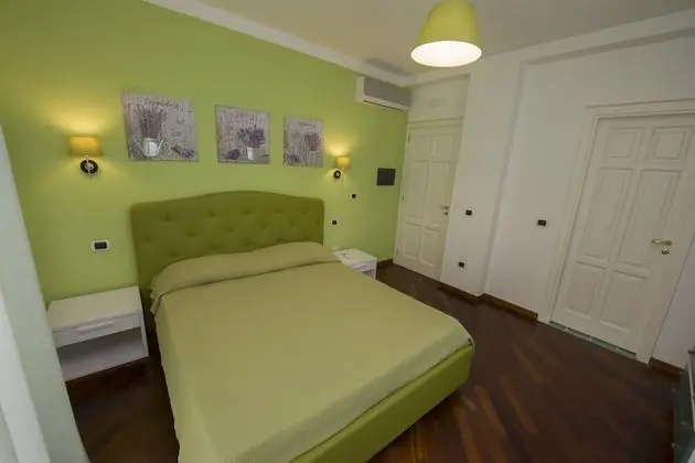 Üç Kişilik Oda, Deniz Manzaralı