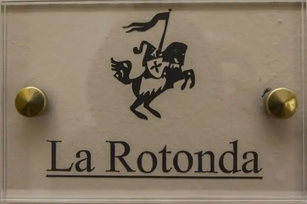 Üç Kişilik Oda, Deniz Manzaralı