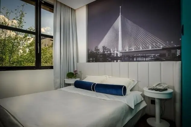 Superior Tek Büyük veya İki Ayrı Yataklı Oda