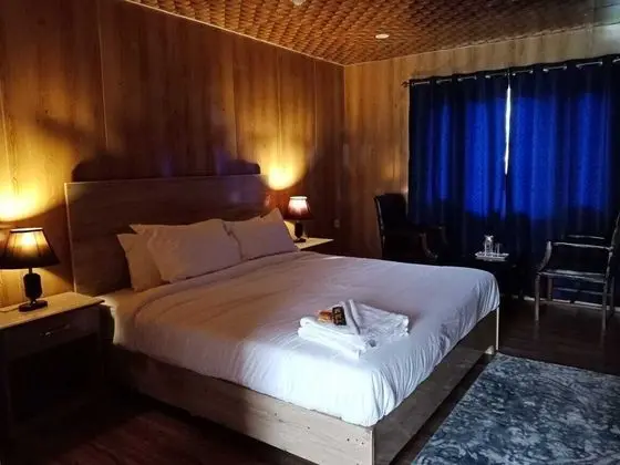 Basic Tek Büyük Yataklı Oda