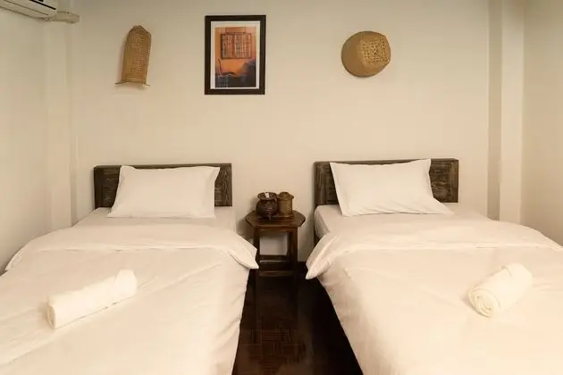 Standard Twin Room with Shared Bathroom