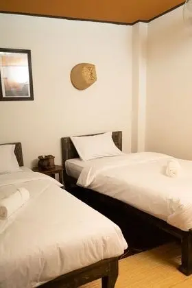 Standard Twin Room with Shared Bathroom