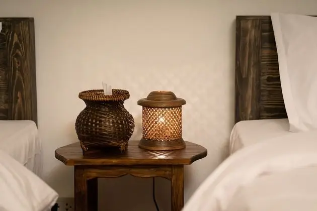 Standard Twin Room with Shared Bathroom