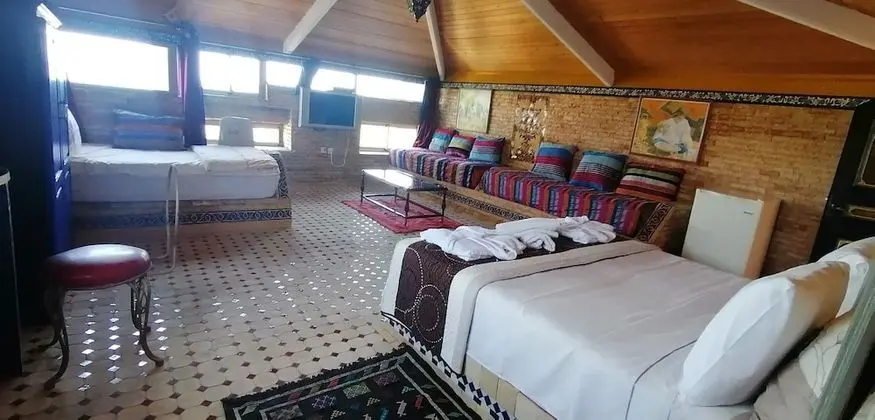 Deluxe Tek Büyük Yataklı Oda