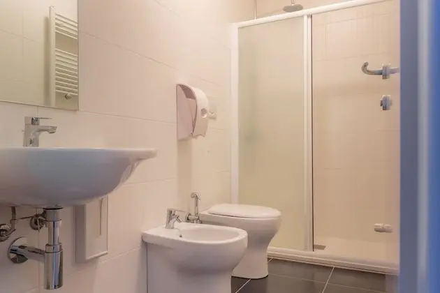 Comfort Tek Büyük veya İki Ayrı Yataklı Oda, Buzdolabı