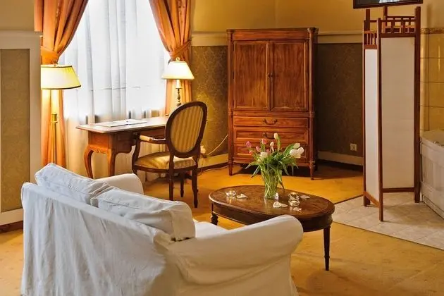 Premium Tek Büyük Yataklı Oda