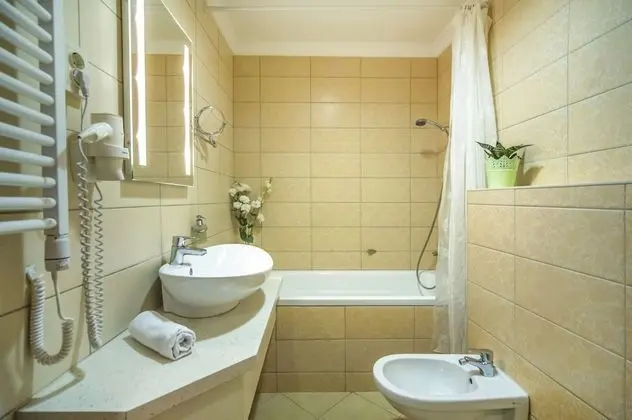 Mezzanin Apartment with balcony