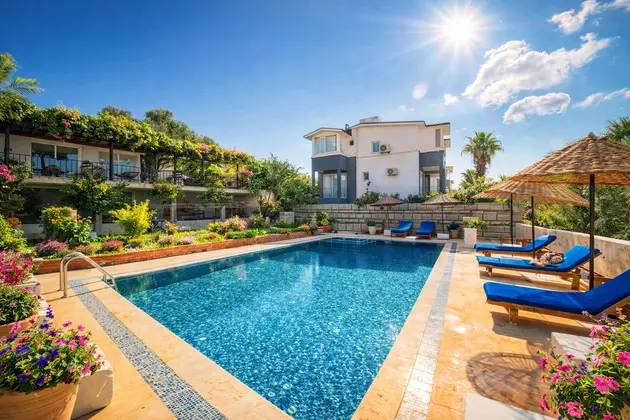 Apartment, Deniz ve Dağ Manzaralı, Jakuzili