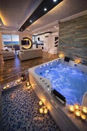 Apartment, Deniz ve Dağ Manzaralı, Jakuzili