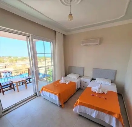 Villa, Deniz Manzaralı, Havuzlu