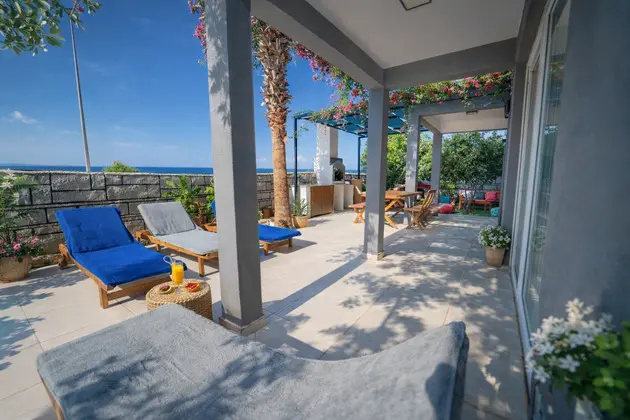 Villa, Deniz Manzaralı, Havuzlu