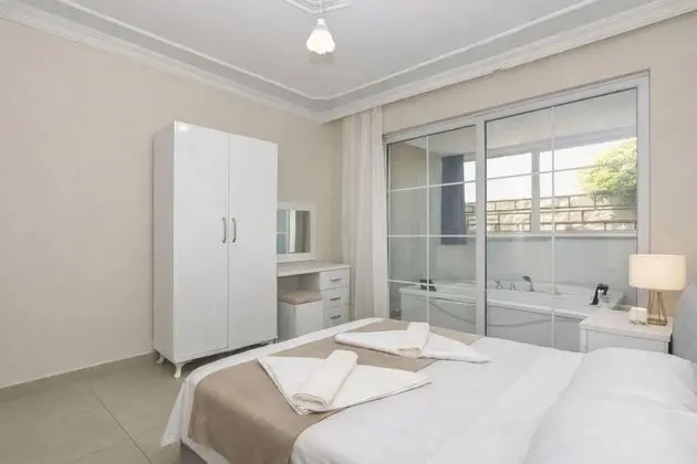 Villa, Deniz Manzaralı, Havuzlu