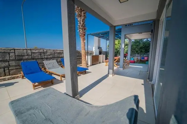 Villa, Deniz Manzaralı, Havuzlu
