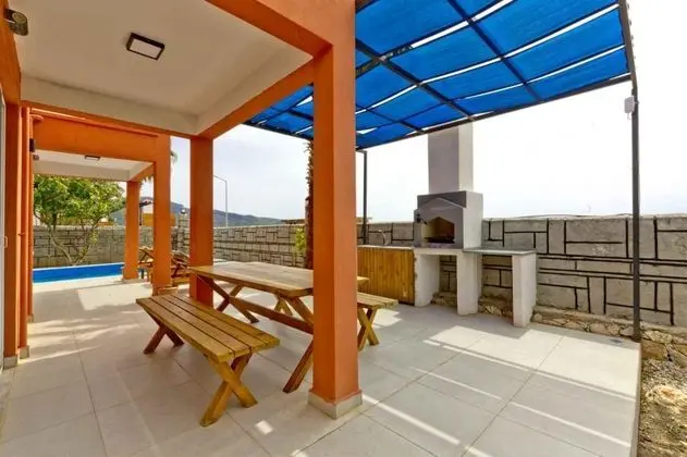 Villa, Deniz ve Dağ Manzaralı, Havuzlu