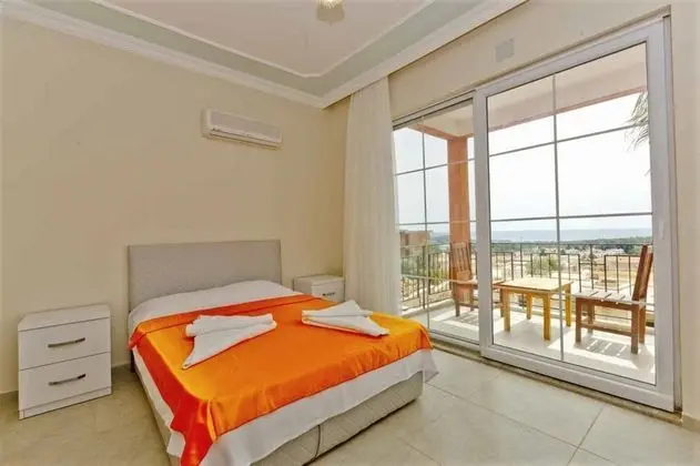 Villa, Deniz ve Dağ Manzaralı, Havuzlu