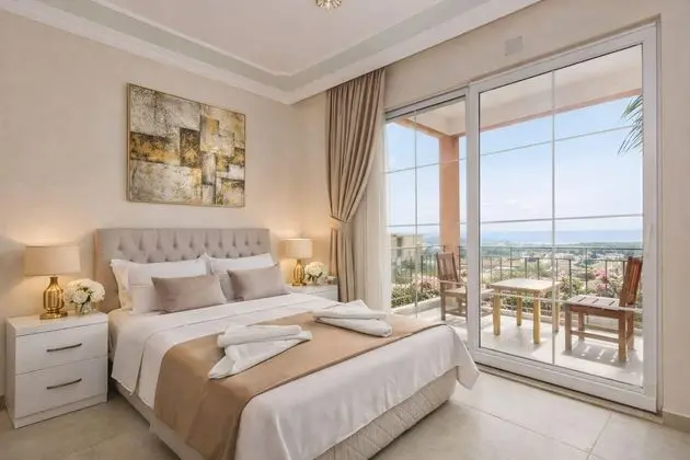Villa, Deniz ve Dağ Manzaralı, Havuzlu