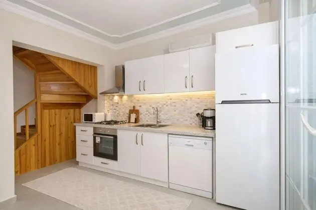 Villa, Deniz ve Dağ Manzaralı, Havuzlu
