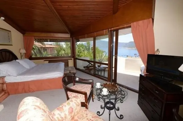 Mediterranean Terrace